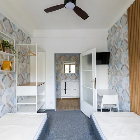 Vousata Dama - Ps3 - Parking Free Apartment