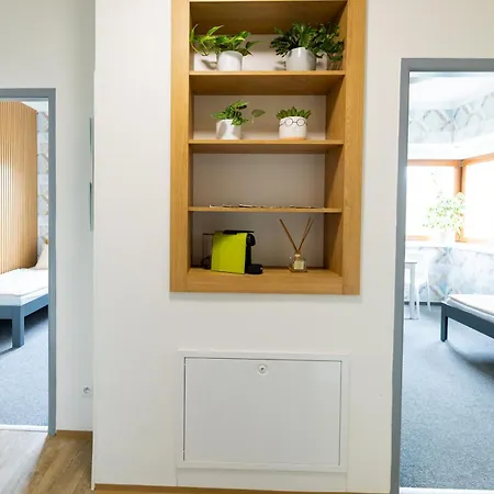 Vousata Dama - Ps3 - Parking Free Prag