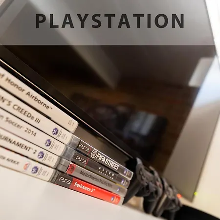 Vousata Dama - Ps3 - Parking Free Prague