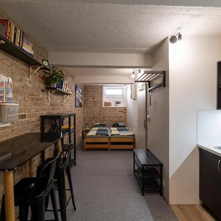 Vousata Dama - Ps3 - Parking Free * Prague