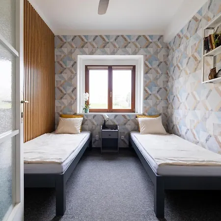 Vousata Dama - Ps3 - Parking Free Apartment Prague