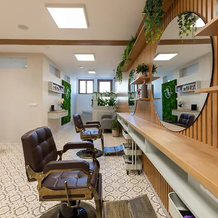 Vousata Dama - Ps3 - Parking Free Praga