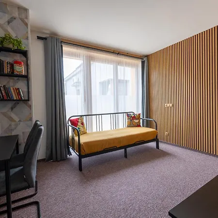 Vousata Dama * Πράγα